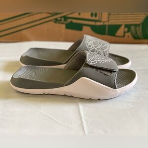 Jordan hydro 7 smoke new in original box